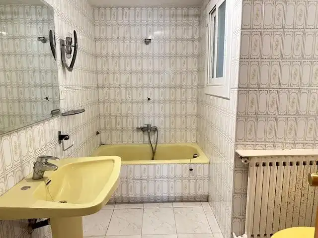 Baño de Piso en venta en Manresa con Calefacción, Terraza y Balcón