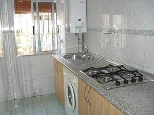 Kitchen of Flat to rent in  Sevilla Capital  with Air Conditioner and Balcony