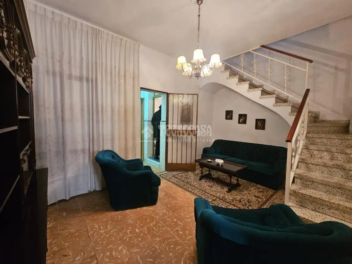 Sala d'estar de Casa adosada en venda en San Juan de Aznalfarache