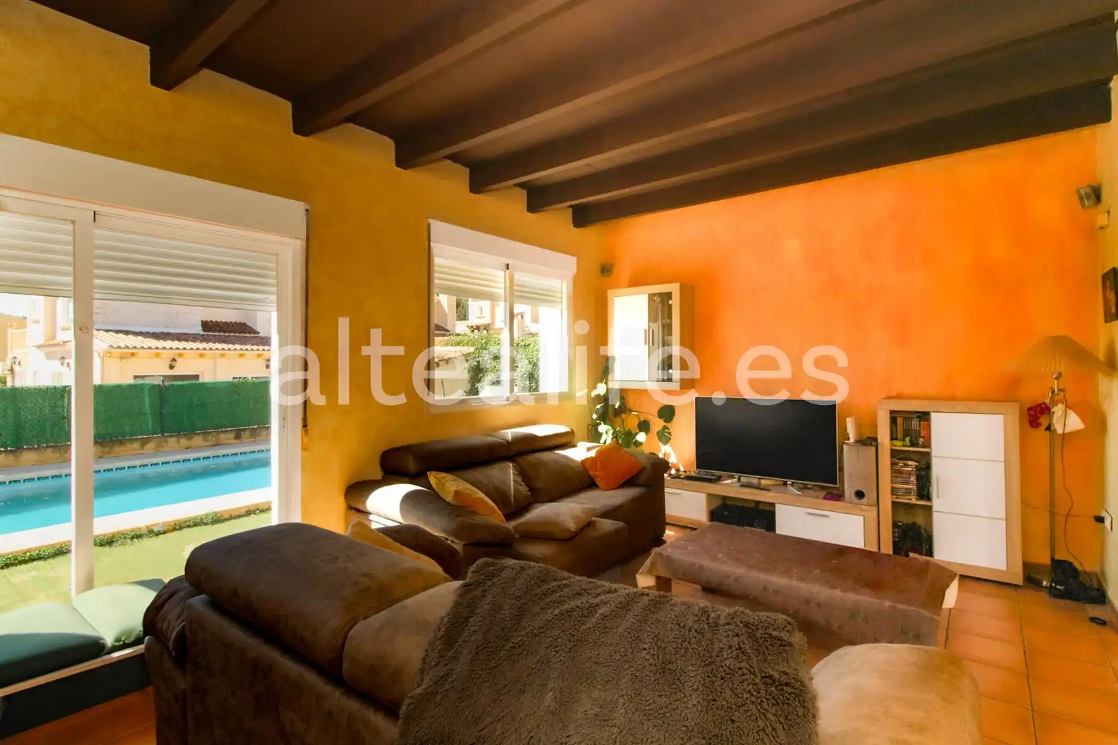Sala de estar de Casa o chalet en venta en La Nucia con Aire acondicionado, Calefacción y Jardín privado