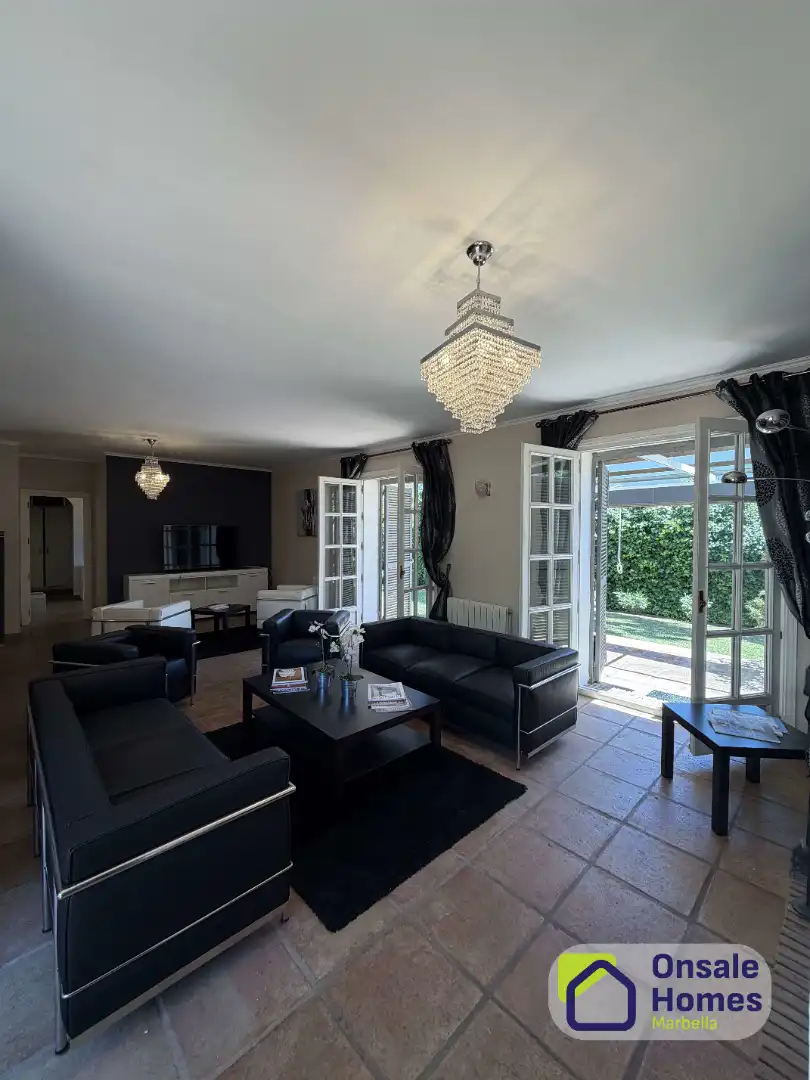 Living room of Houses for rent in Marbella  with Air Conditioner, Private garden and Terrace