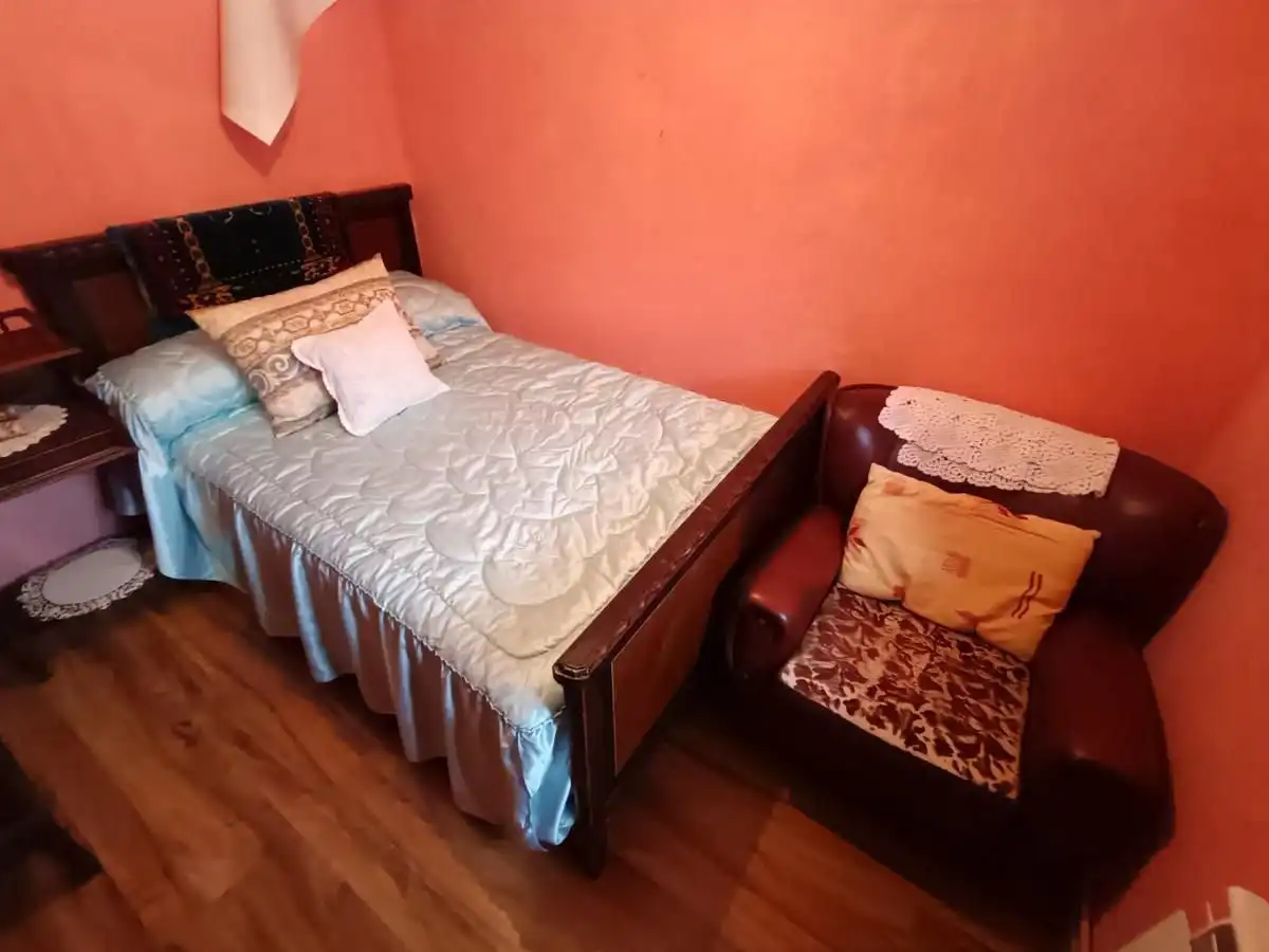 Schlafzimmer von Einfamilien-Reihenhaus zum Verkauf in Peñamellera Alta mit Heizung, Privatgarten und Terrasse