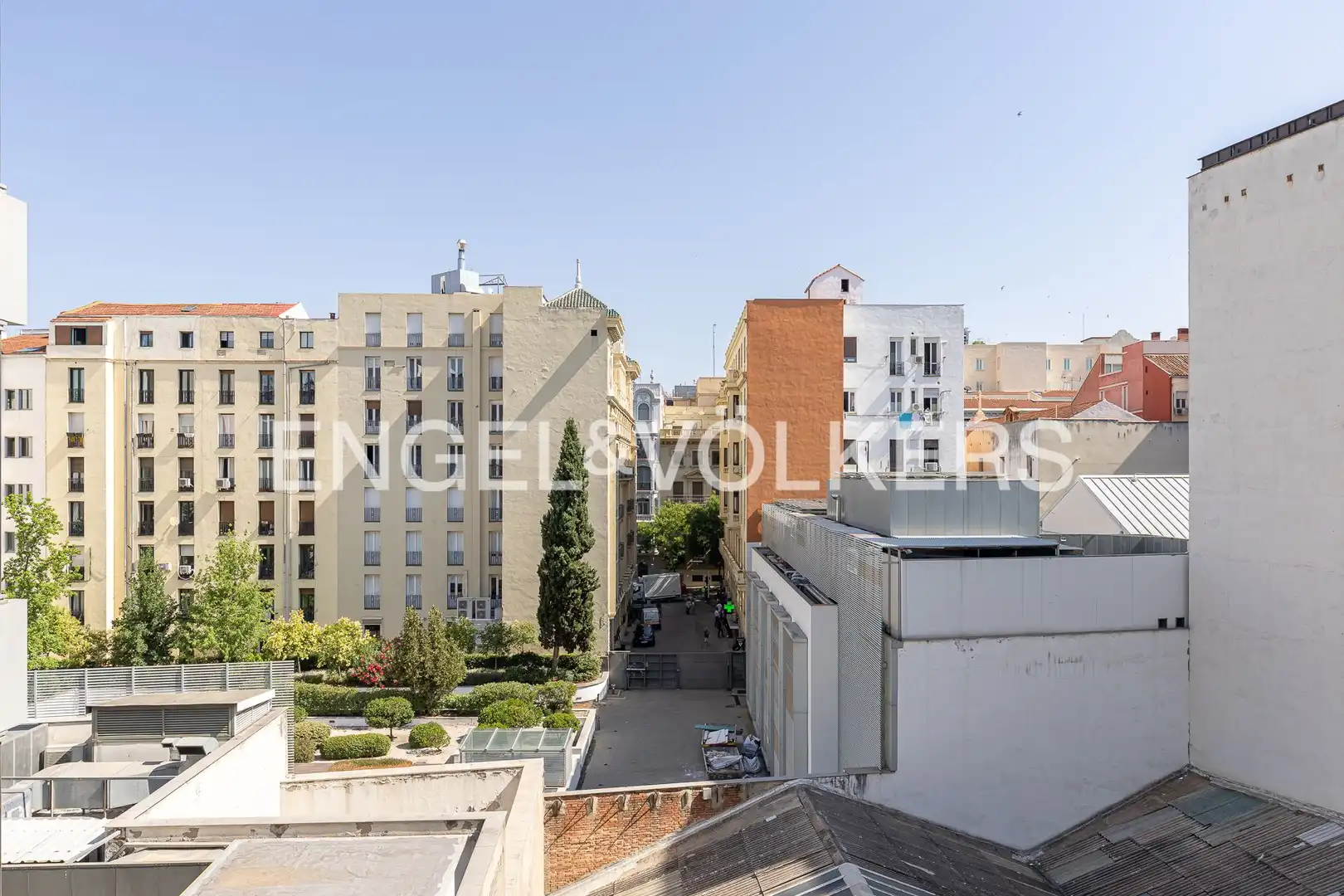 Terrassa de Pis de lloguer en Madrid amb Aire condicionat, Calefacció i Moblat