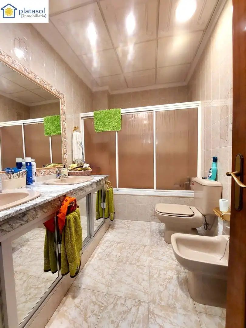 Baño de Casa o chalet en venta en Aznalcóllar con Aire acondicionado y Calefacción