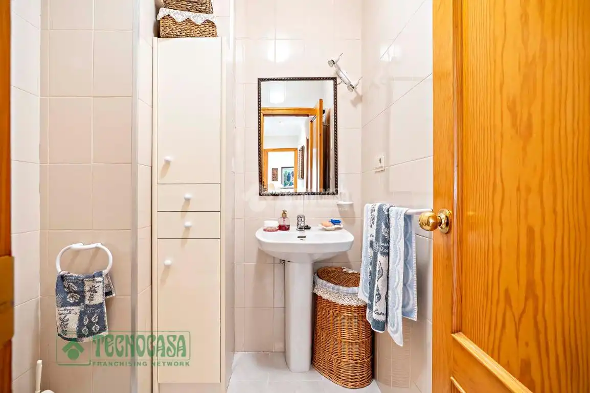 Bathroom of Flat for sale in Roquetas de Mar  with Air Conditioner, Heating and Terrace