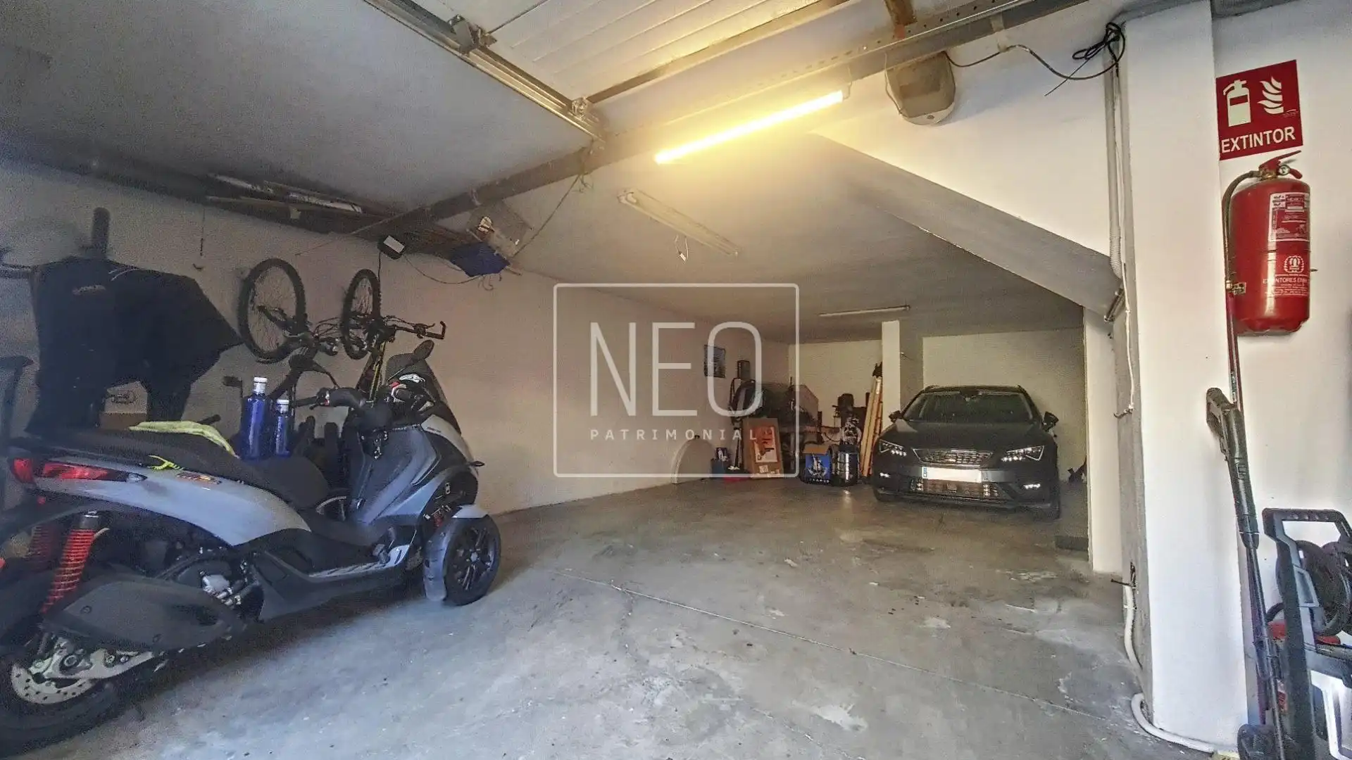 Parking de Casa adosada en venta en Parla con Aire acondicionado, Calefacción y Balcón