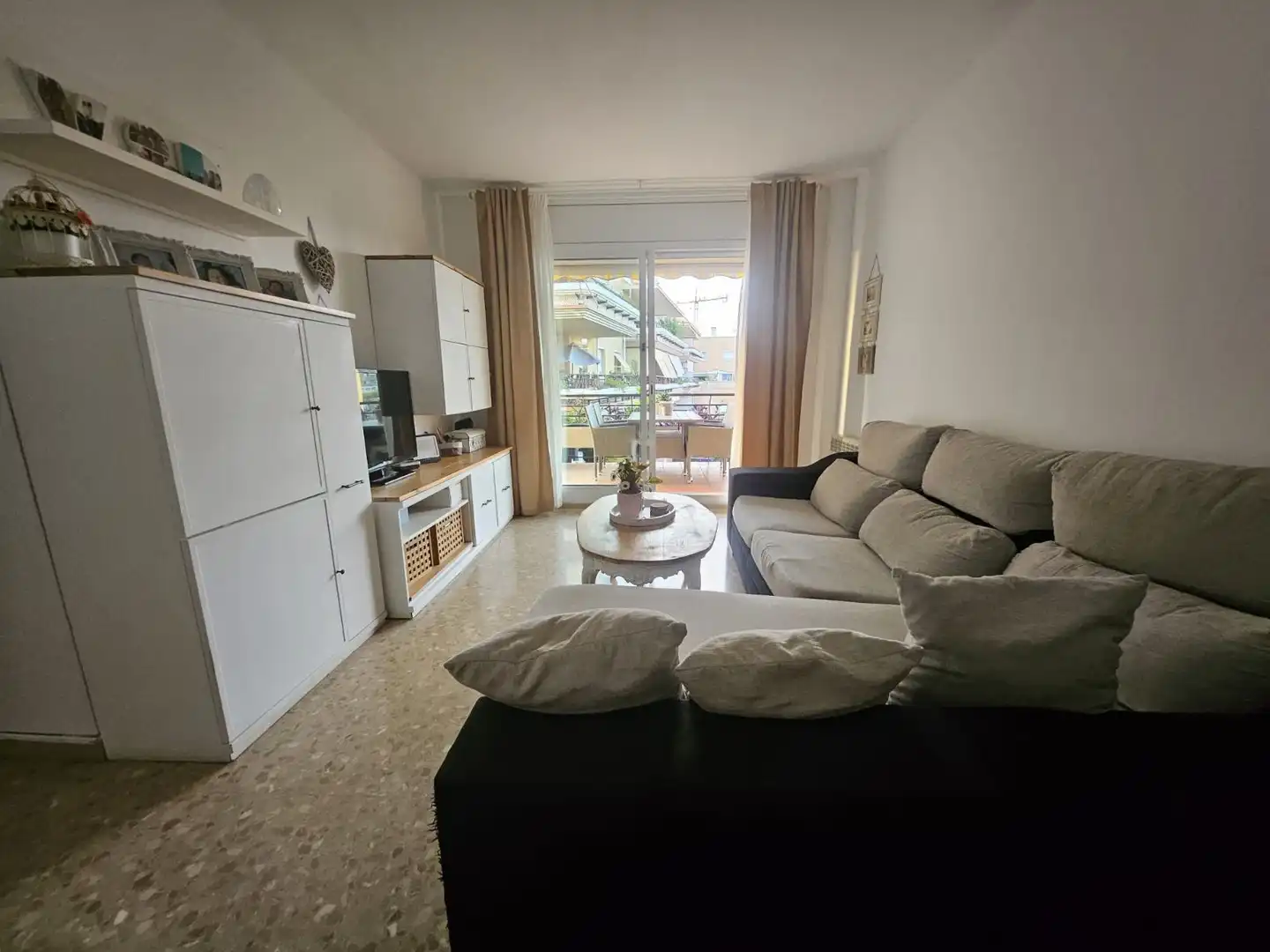 Sala de estar de Piso en venta en Cunit con Calefacción, Terraza y Piscina
