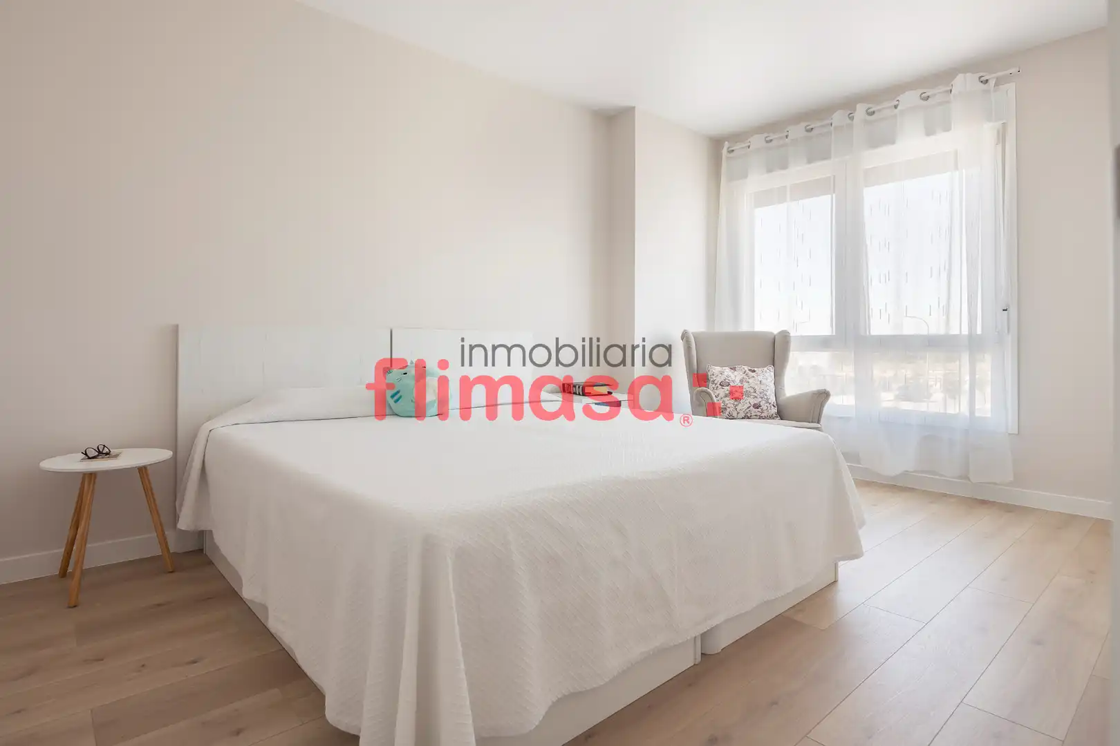 Habitación de Casa adosada en venta en Villaviciosa de Odón con Aire acondicionado, Calefacción y Jardín privado