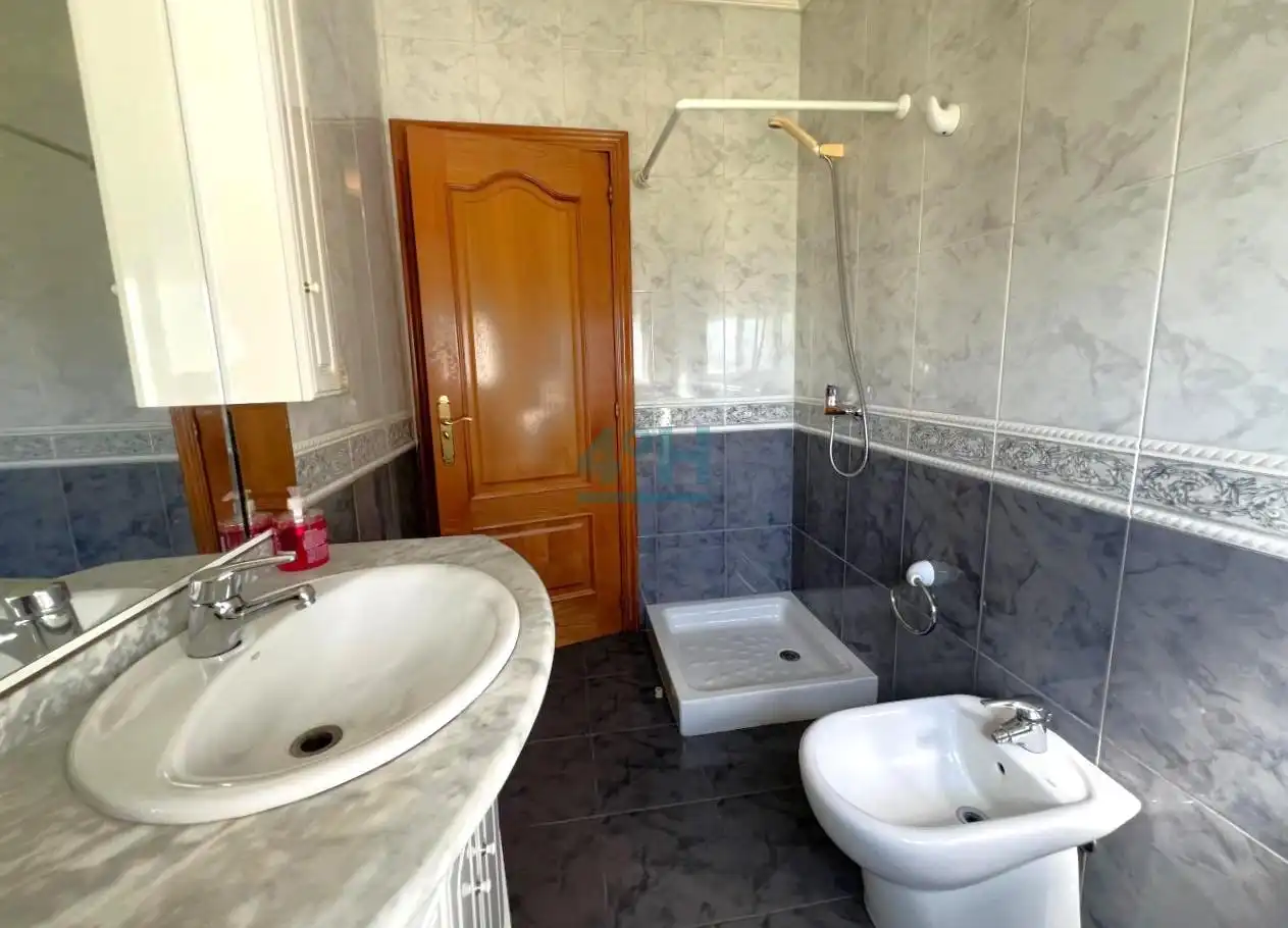 Baño de Casa o chalet en venta en Barbadás con Calefacción, Jardín privado y Terraza