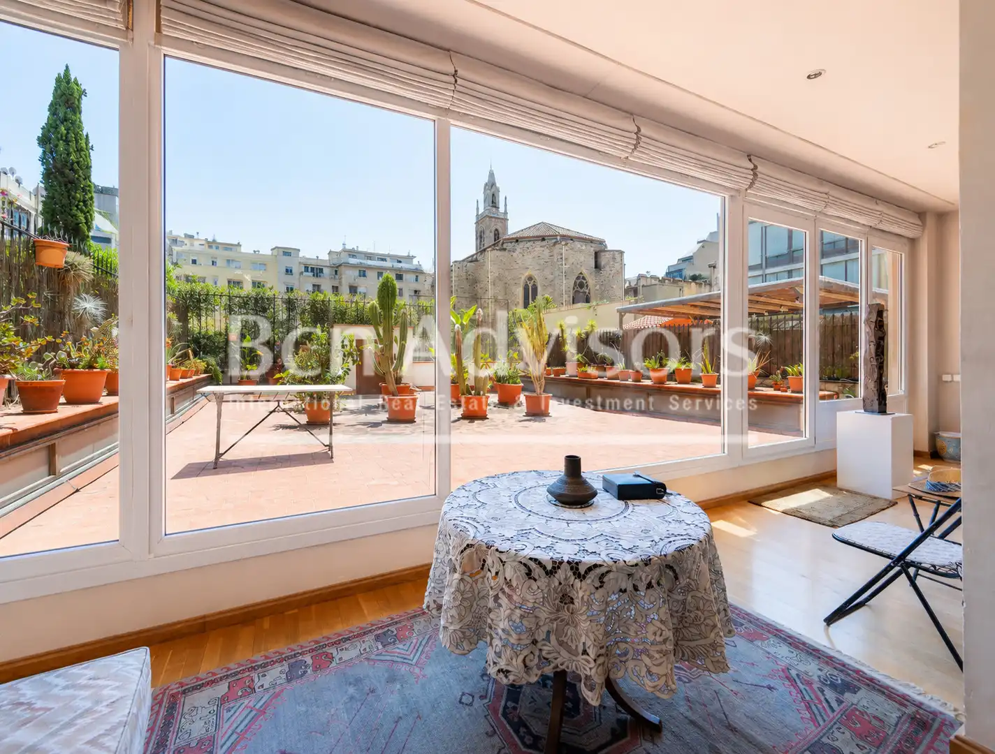 Piso con terraza en venta en Carrer de València