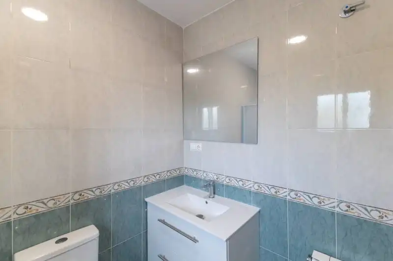 Bany de Casa o xalet en venda en Duruelo amb Calefacció, Terrassa i Piscina