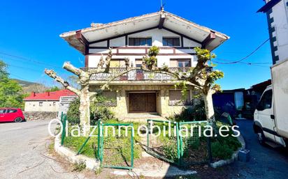 Außenansicht von Haus oder Chalet zum verkauf in Artzentales mit Terrasse und Balkon