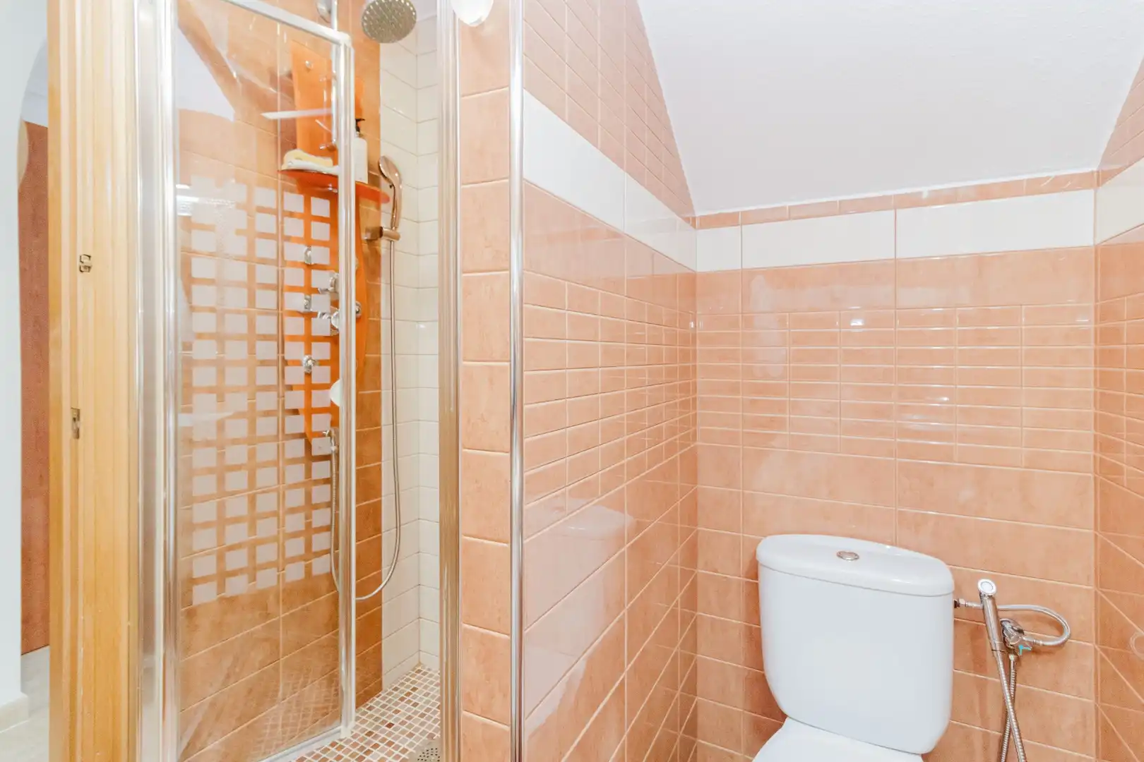 Badezimmer von Einfamilien-Reihenhaus zum Verkauf in Los Alcázares mit Klimaanlage und Terrasse