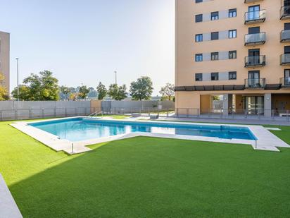 Piscina de Pis en venda en  Sevilla Capital amb Aire condicionat, Calefacció i Jardí privat