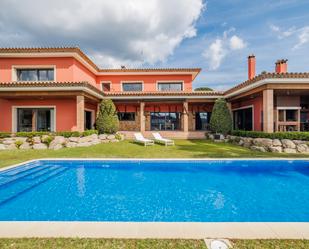 Vista exterior de Casa adosada en venda en Santa Cristina d'Aro amb Aire condicionat, Calefacció i Jardí privat