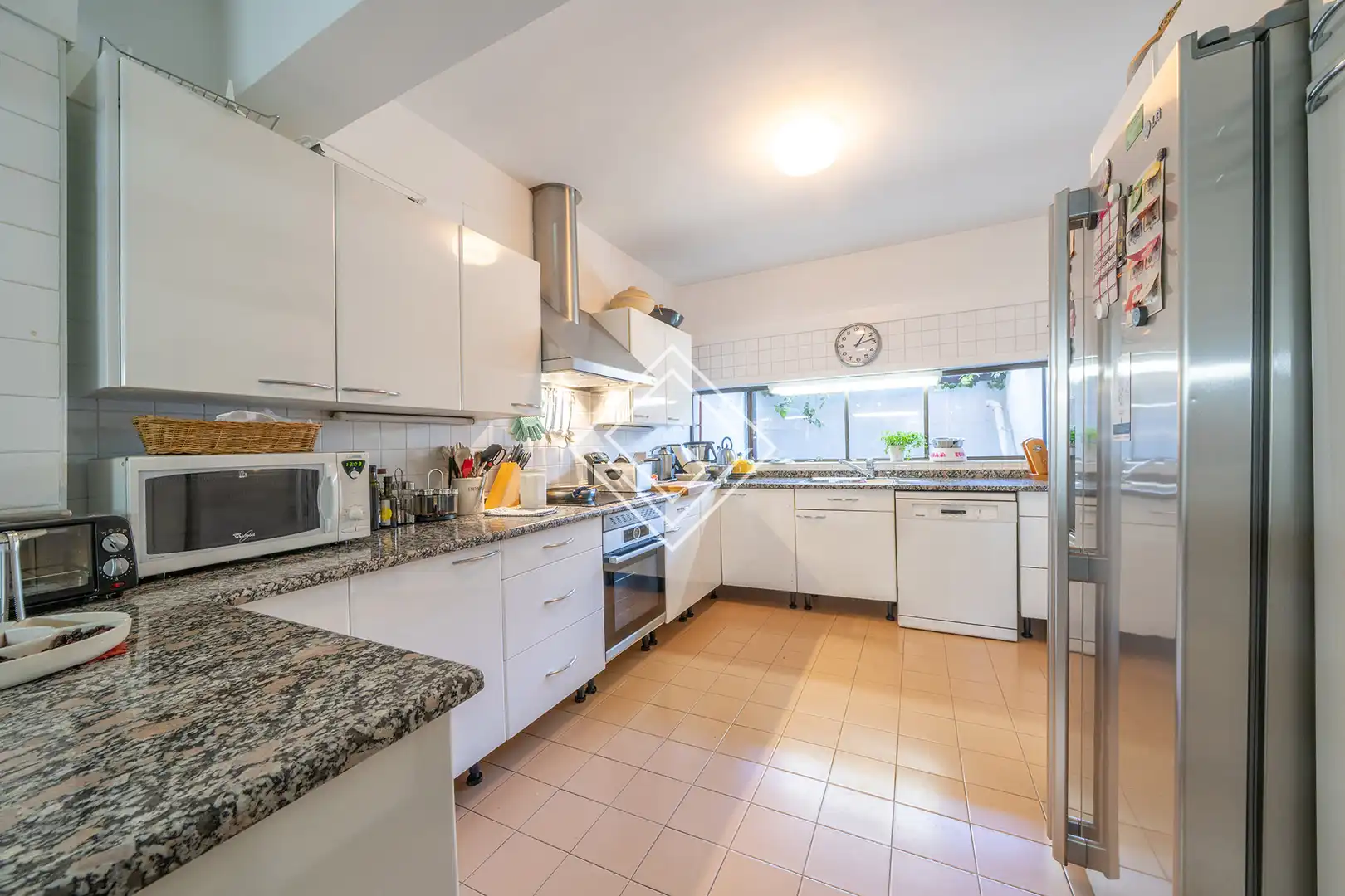 Cocina de Casa adosada en venta en Madrid con Aire acondicionado, Calefacción y Jardín privado