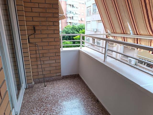 Piso en Alquiler en Altozano - Conde Lumiares