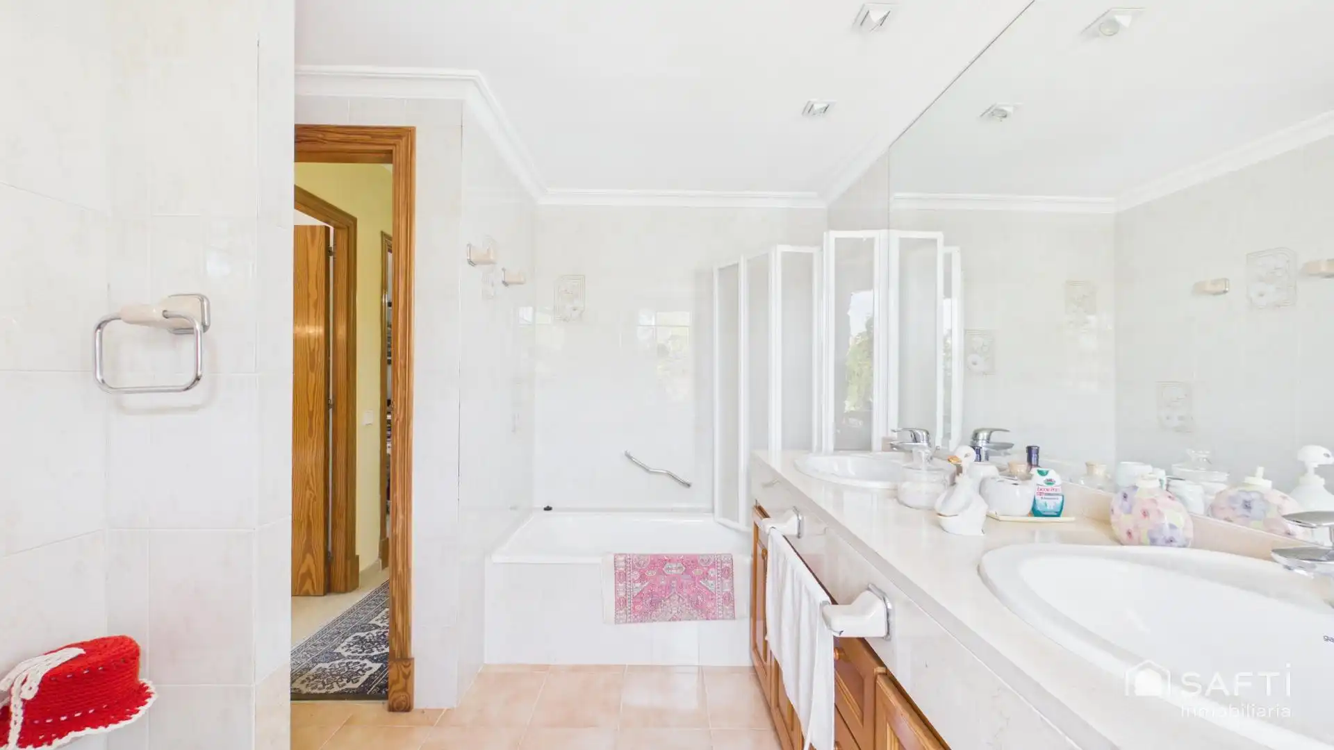 Bathroom of Detached homes for sale in Calvià  with Air Conditioner, Terrace and Balcony