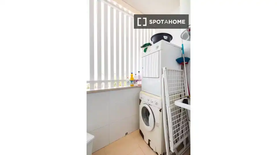 Bathroom of Apartments for share in Pilar de la Horadada  with Air Conditioner, Terrace and Furnished