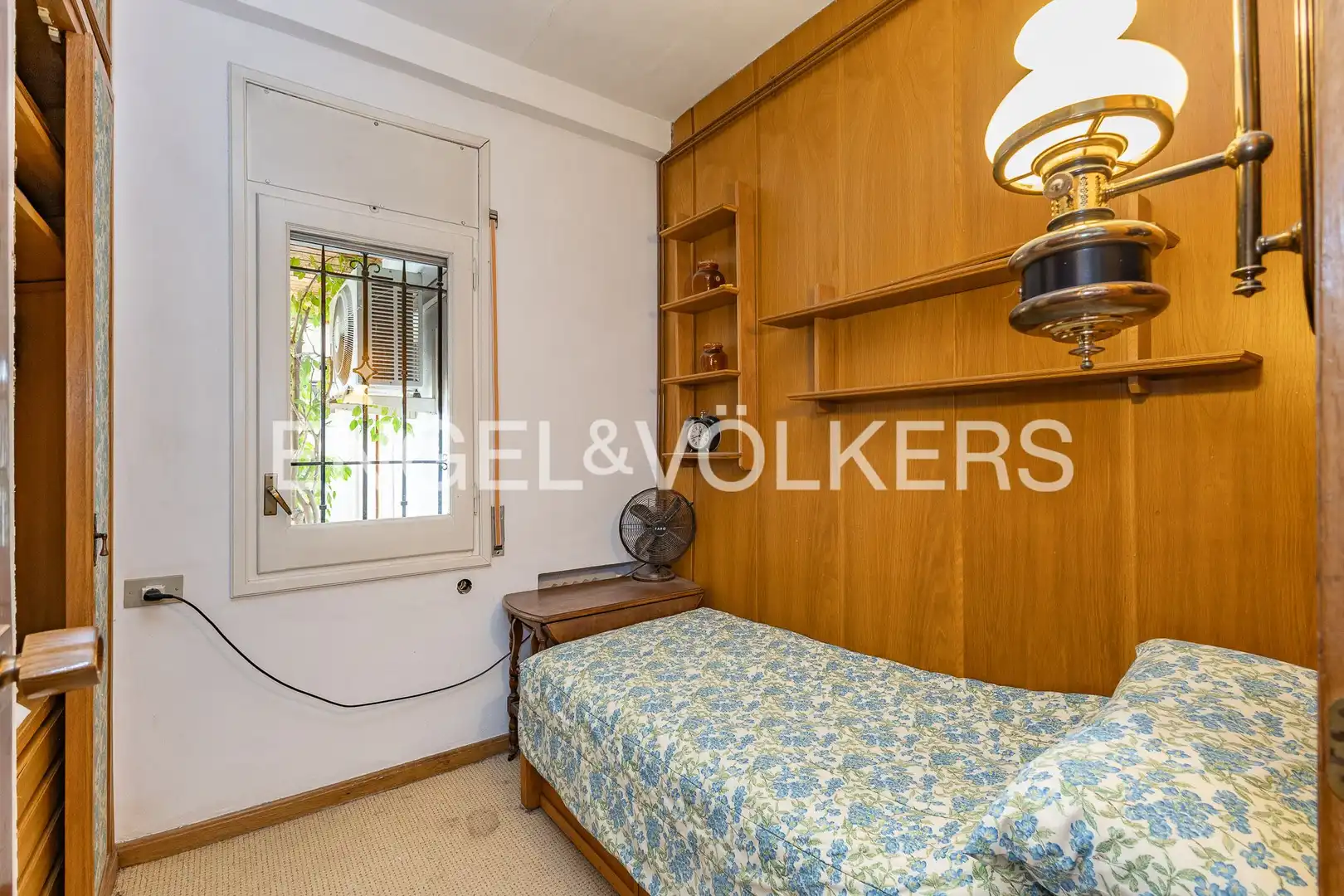 Vista exterior de Casa o xalet en venda en Cerdanyola del Vallès amb Calefacció, Jardí privat i Parquet