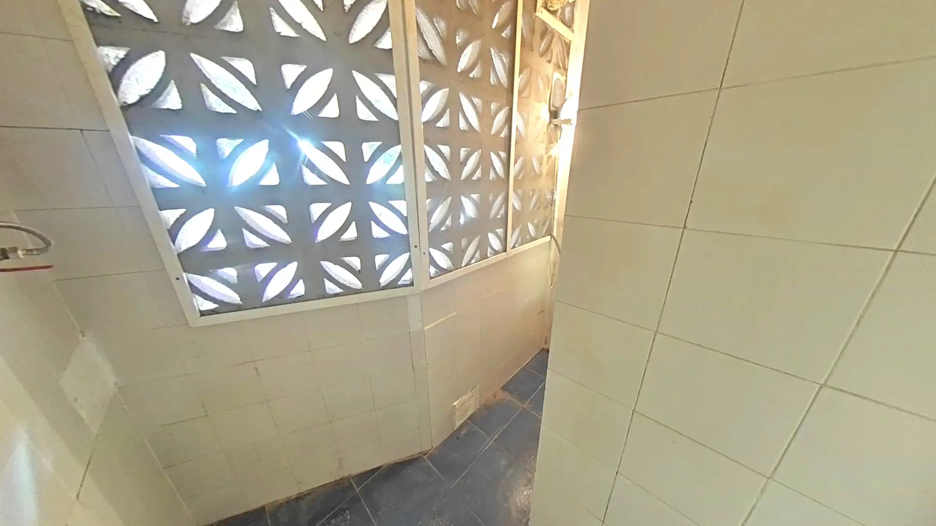 Bathroom of Flat for sale in Quart de Poblet  with Oven