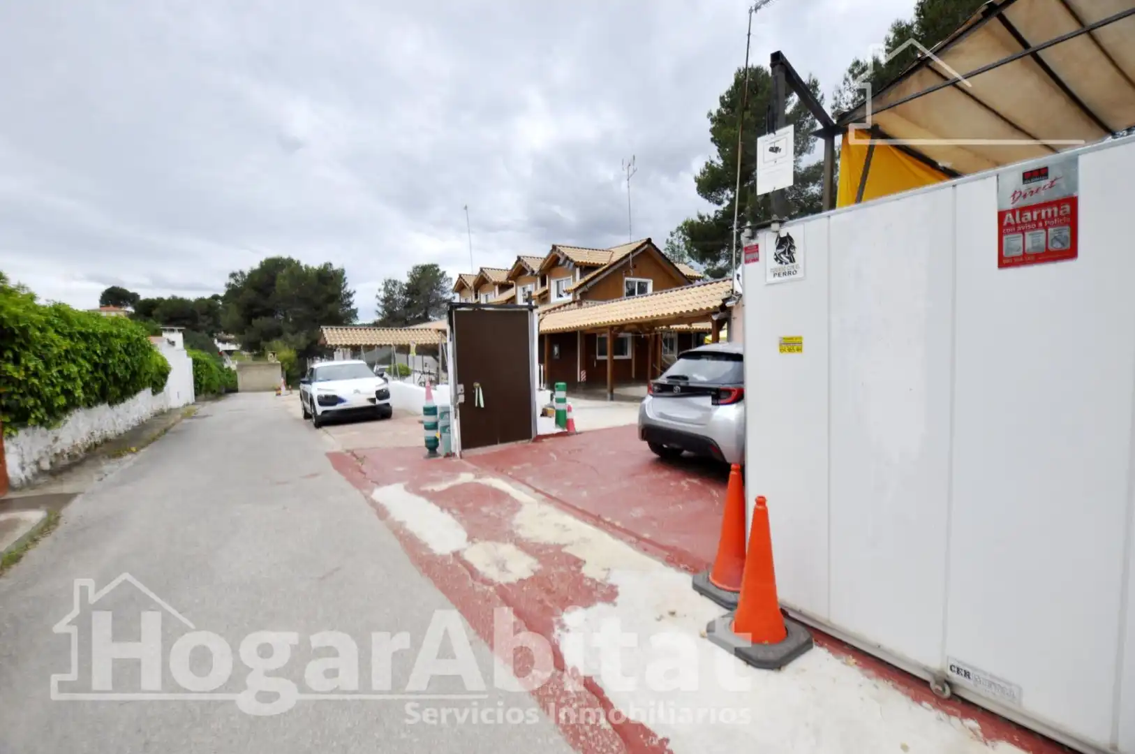 Parking de Casa o chalet en venta en Montserrat con Aire acondicionado, Calefacción y Jardín privado