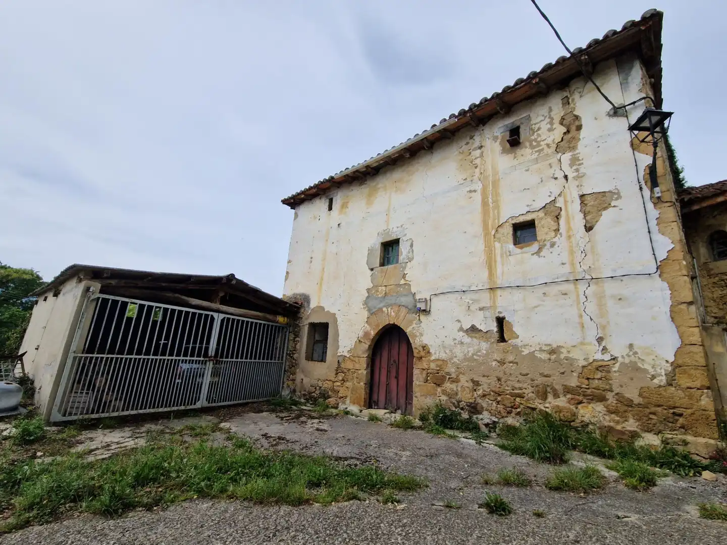 Vista exterior de Finca rústica en venda en Valle de Mena amb Jardí privat