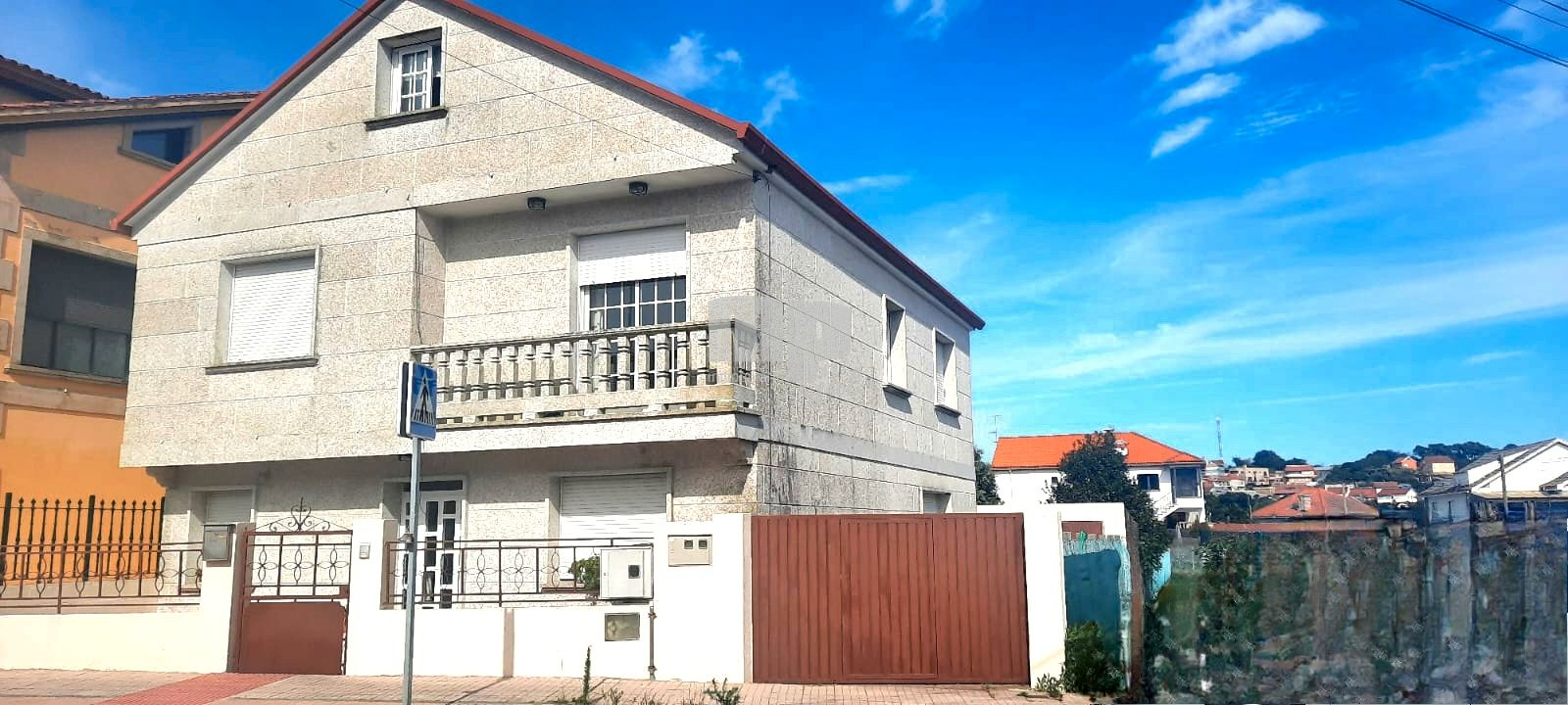 Exterior view of House or chalet for sale in Cangas   with Heating