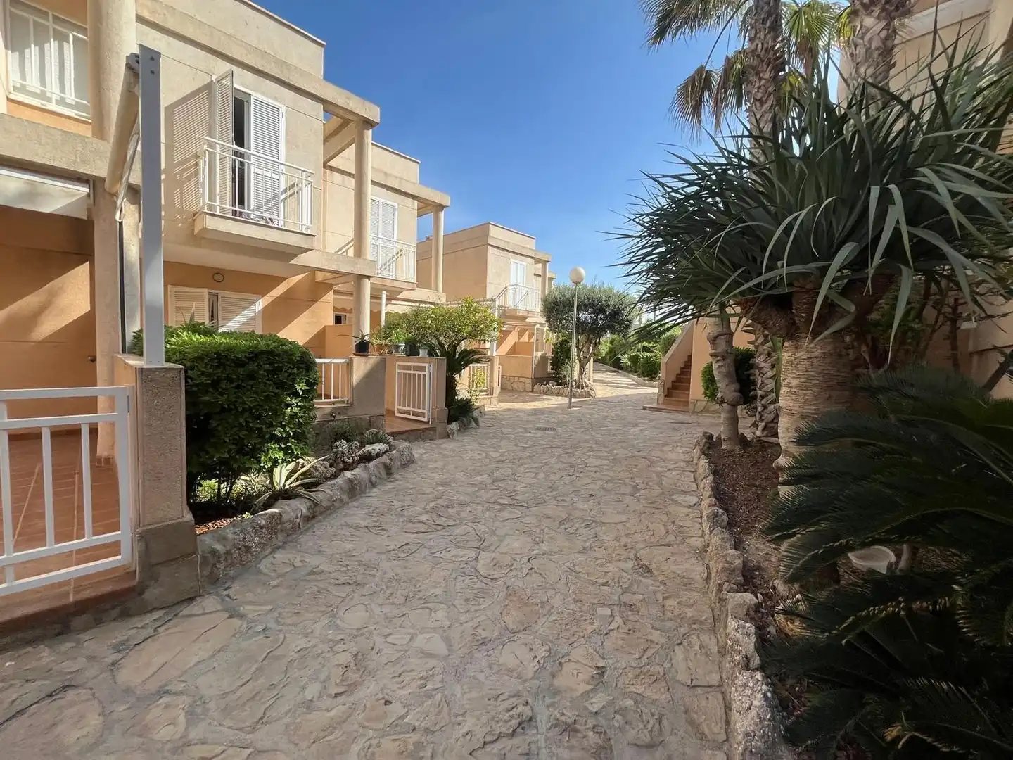 Vista exterior de Ático en venta en Garrucha con Aire acondicionado, Terraza y Piscina