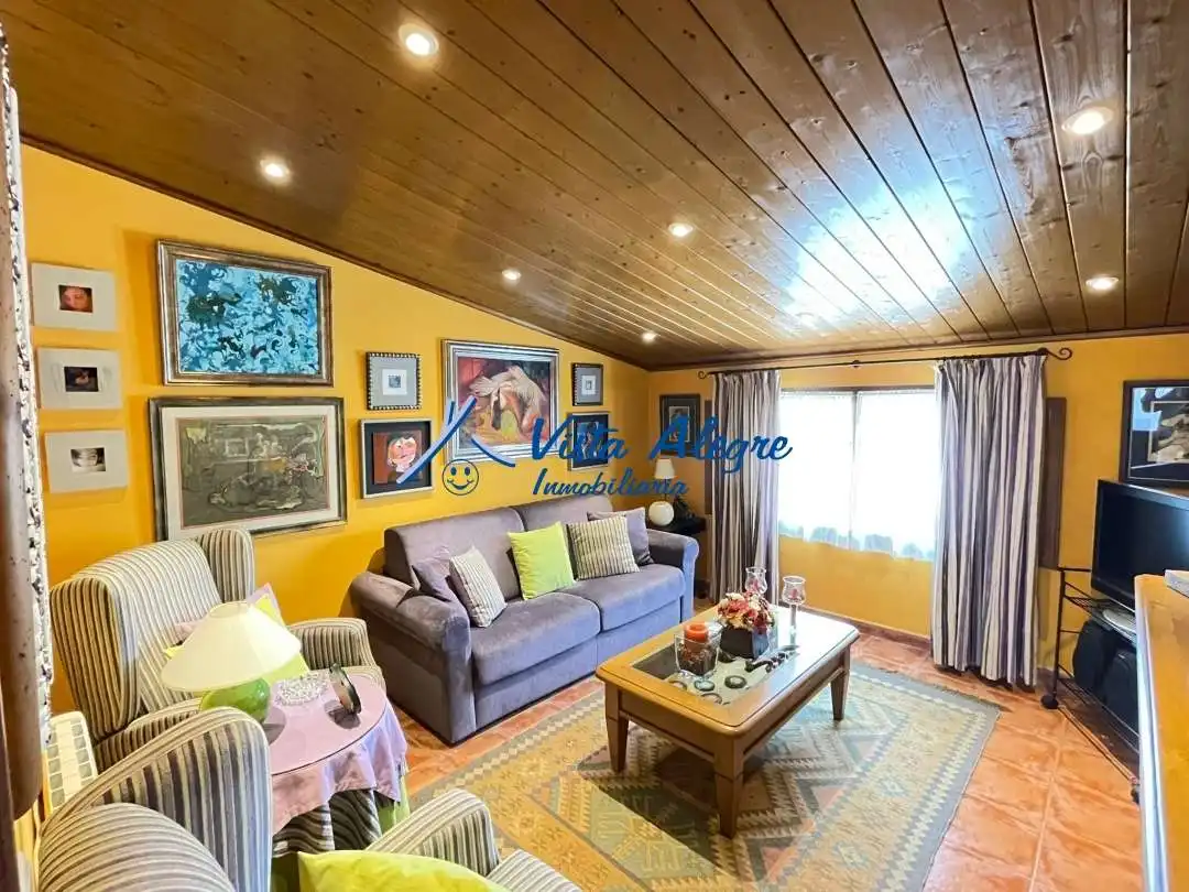 Sala de estar de Casa o chalet en venta en Leiva con Calefacción, Terraza y Trastero
