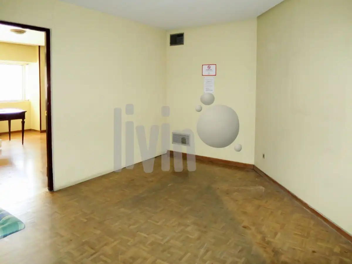 Habitación de Oficina en venta en Jaén