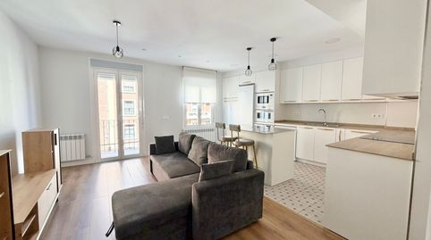 Foto 2 de Piso de alquiler en Logroño - Av Colon, Residencia, Logroño