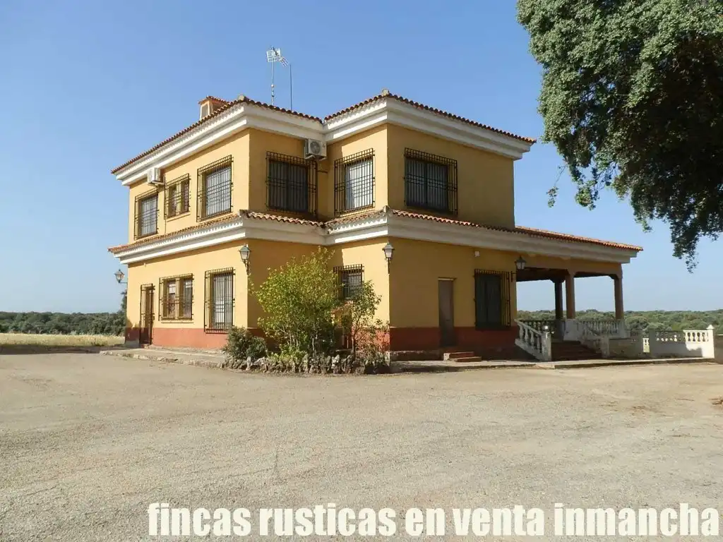Vista exterior de Terreno en venta en Alcaraz