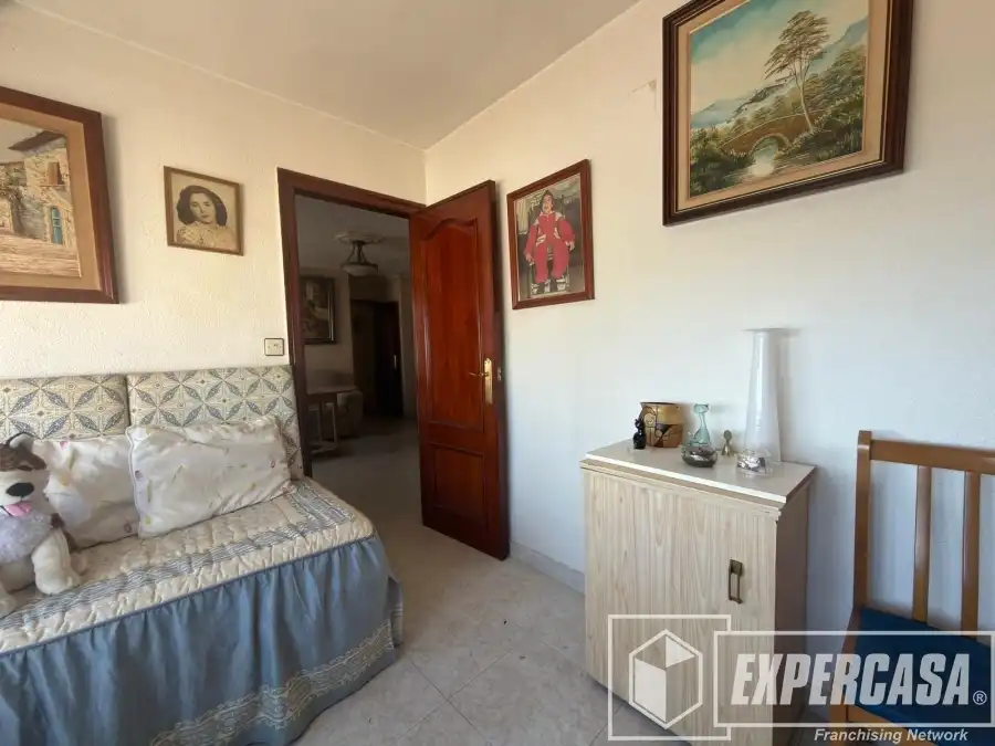 Bedroom of Flat for sale in Valencia  with Air Conditioner and Furnished