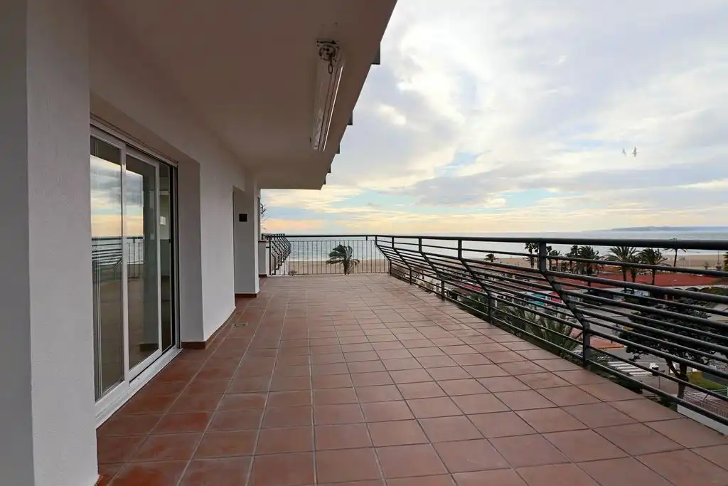 Terrace of Attic for sale in Empuriabrava  with Air Conditioner