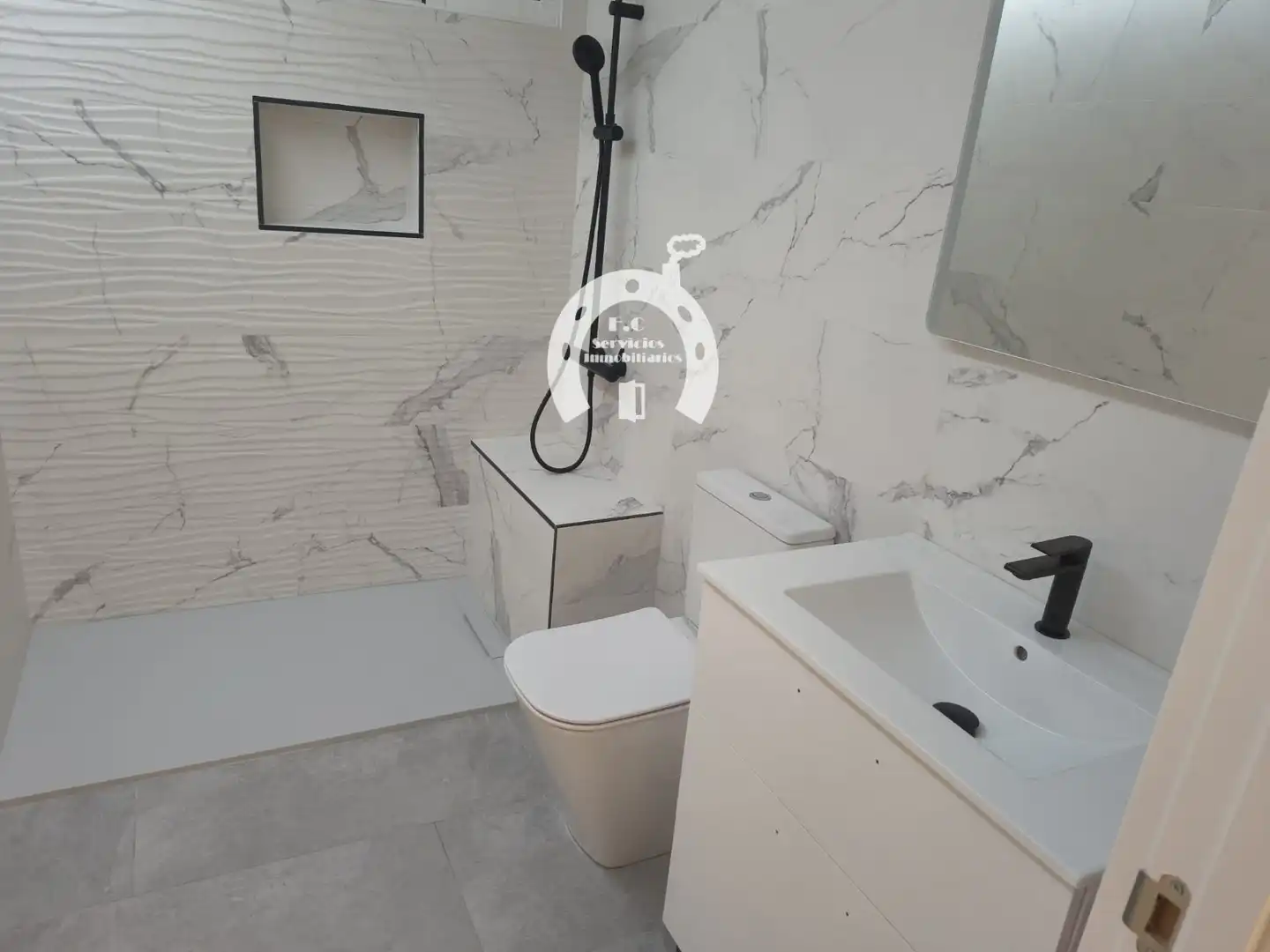 Badezimmer von Haus oder Chalet zum Verkauf in Elche / Elx mit Klimaanlage