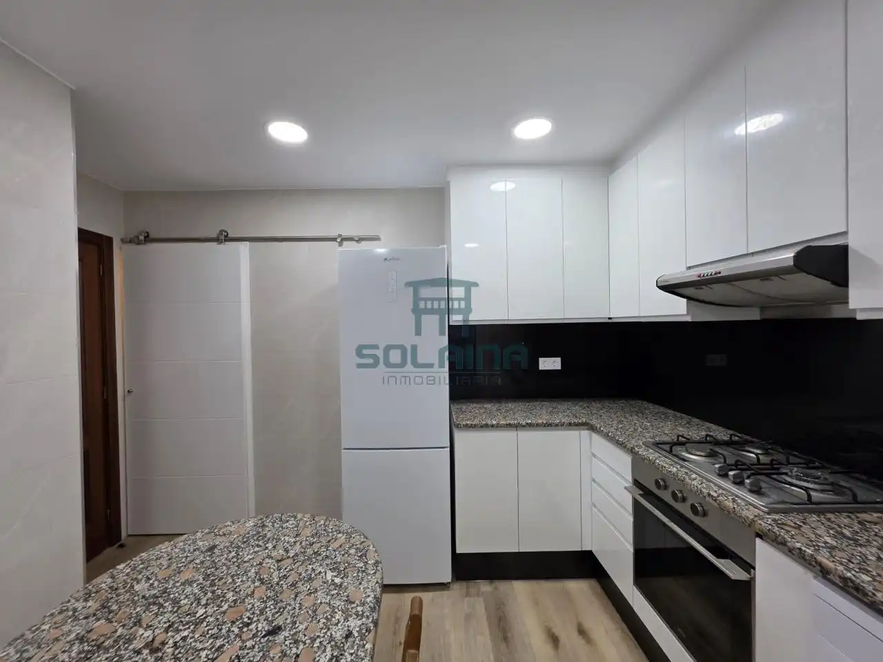 Flat with terrace to rent in Couto, imagen 10