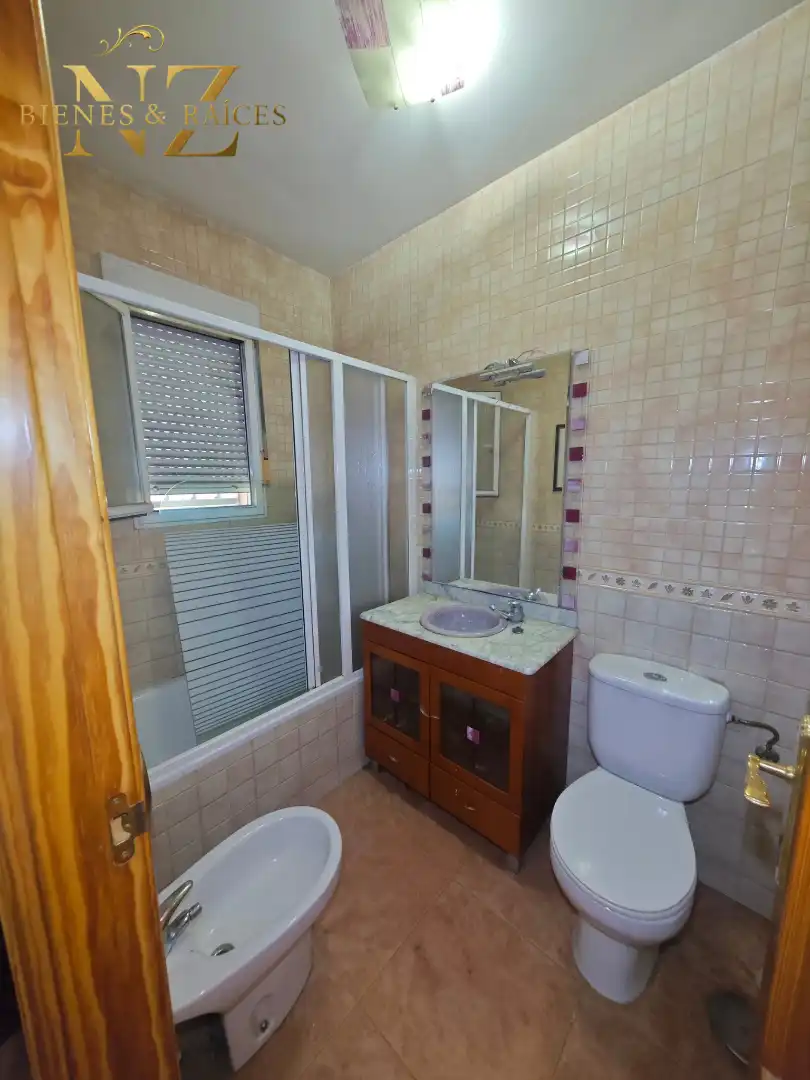 Bany de Casa o xalet en venda en Yuncos amb Aire condicionat, Calefacció i Jardí privat
