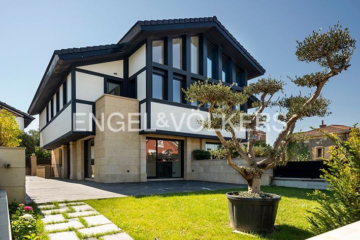 Exterior view of Single-family semi-detached to rent in Getxo   with Heating, Private garden and Storage room