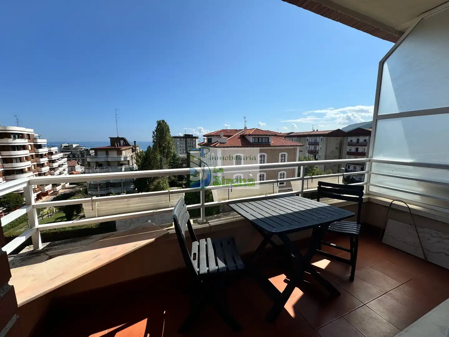 Flat for rent in Calle Leonardo Rucabado, 28, Brazomar