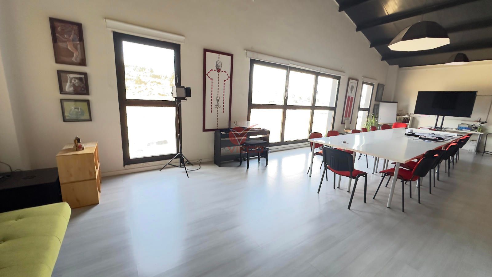 Dining room of Office to rent in Cuenca Capital  with Air Conditioner, Heating and Internet