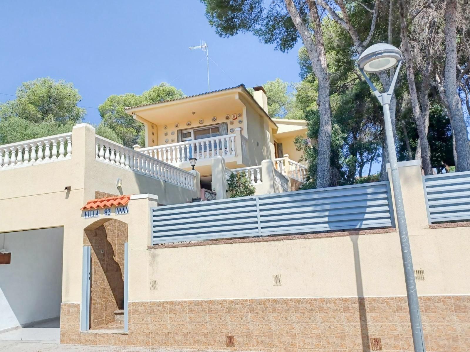 Exterior view of House or chalet for sale in Cunit  with Air Conditioner, Heating and Private garden