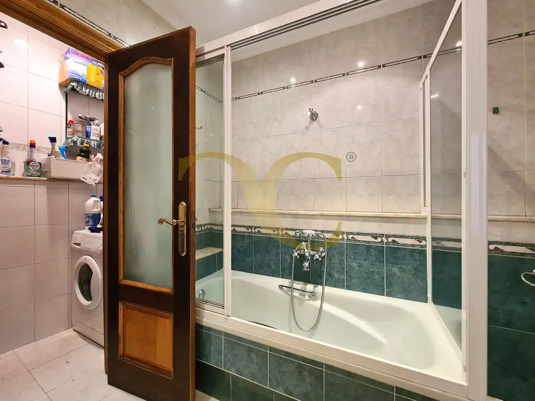 Baño de Piso en venta en Ribadesella con Calefacción y Trastero
