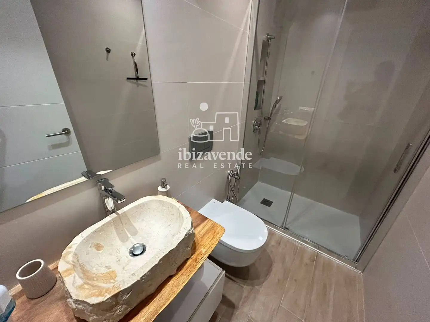 Baño de Piso de alquiler en Eivissa con Aire acondicionado, Terraza y Piscina