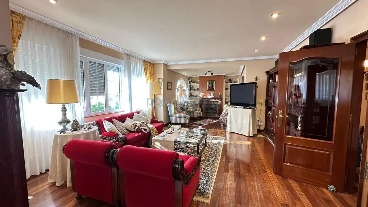 Sala de estar de Casa o chalet en venta en Sariegos con Calefacción, Jardín privado y Terraza