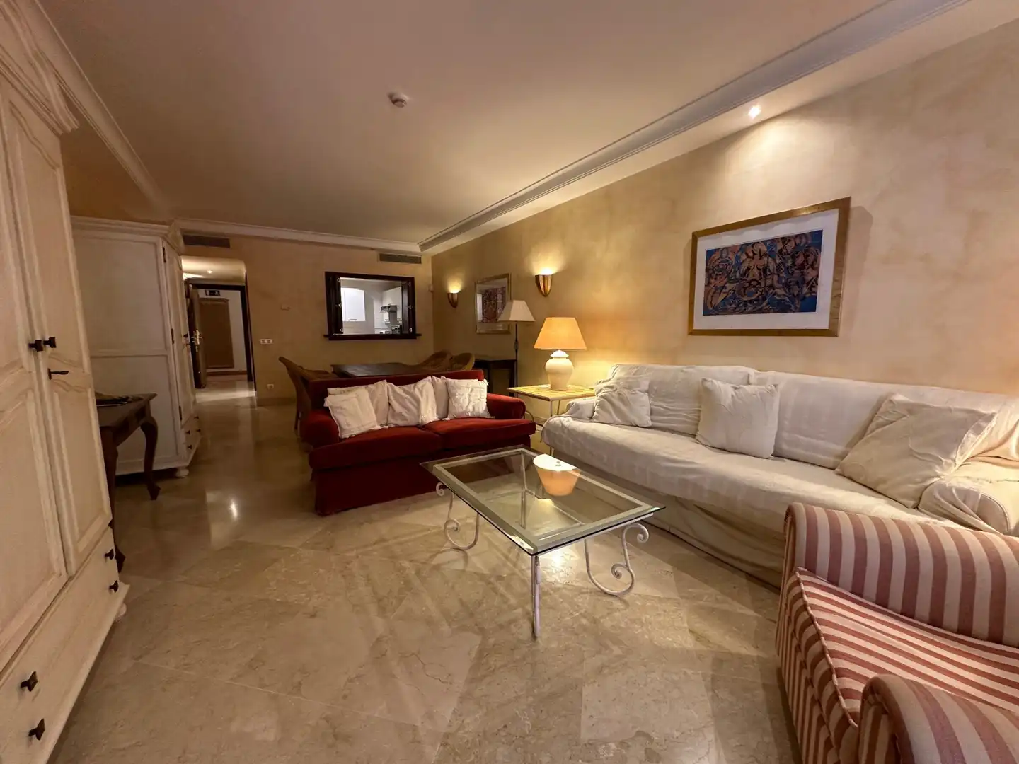 Sala de estar de Planta baja en venta en Estepona con Aire acondicionado, Terraza y Piscina