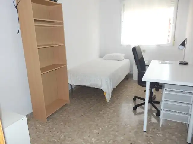 Bedroom of Flat for rent in Valencia  with Furnished, Oven and Washing machine