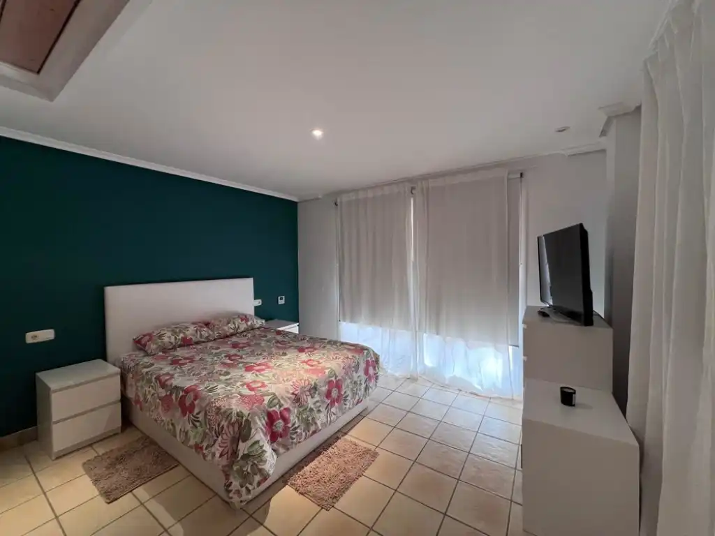 Habitación de Apartamento de alquiler en Calvià con Aire acondicionado, Jardín privado y Terraza