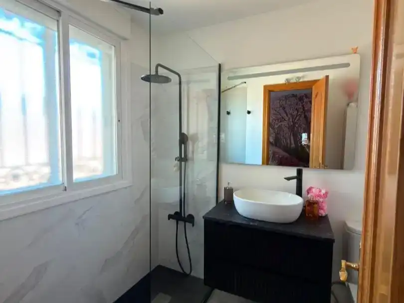 Baño de Piso en venta en Parla con Aire acondicionado, Piscina y Balcón