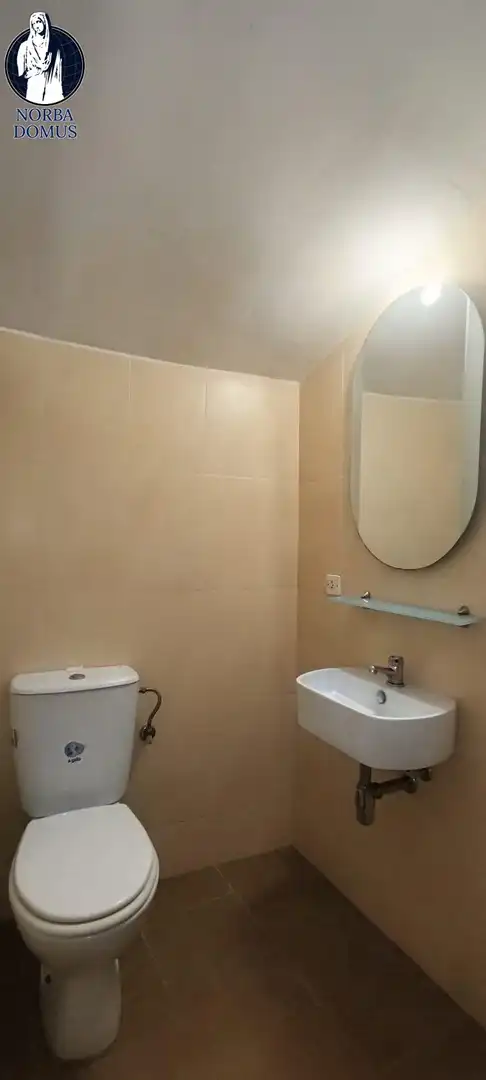 Bany de Casa o xalet en venda en Cáceres amb Aire condicionat, Traster i Moblat
